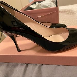 Classic Miu Miu patent pump